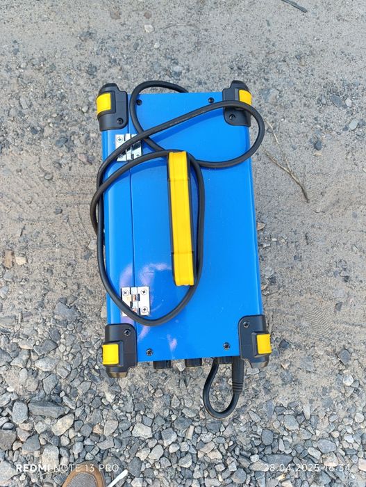 Сварочный полуавт. Искра профи без торга.