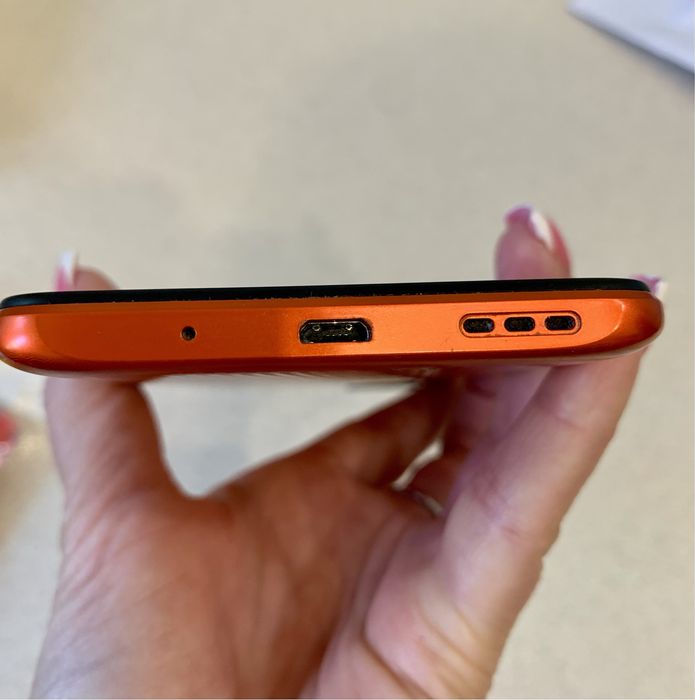 Xiaomi Redmi 9C 32 ГБ / 2 ГБ / NFC/ + чохли в подарунок!!!