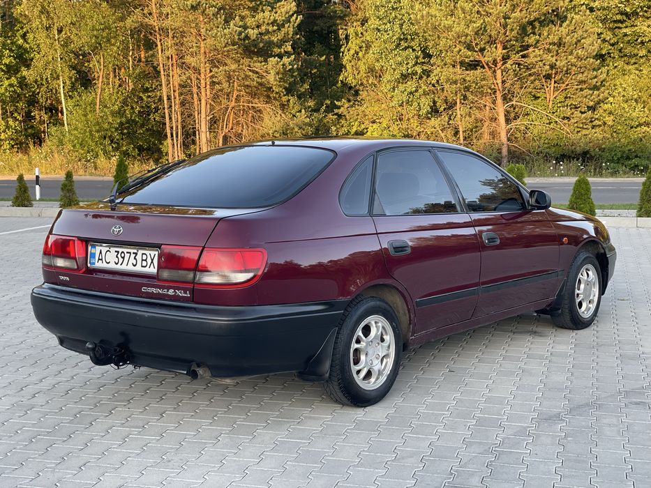 Toyota Carina E 1.6 бензин