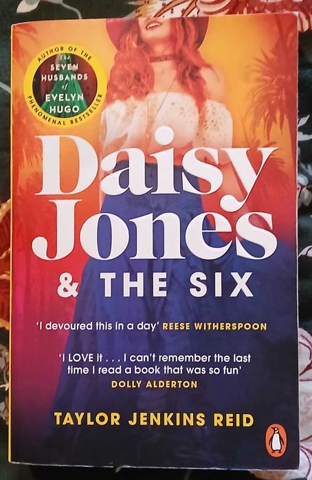 Daisy Jones & The Six de Taylor Jenkins Reid