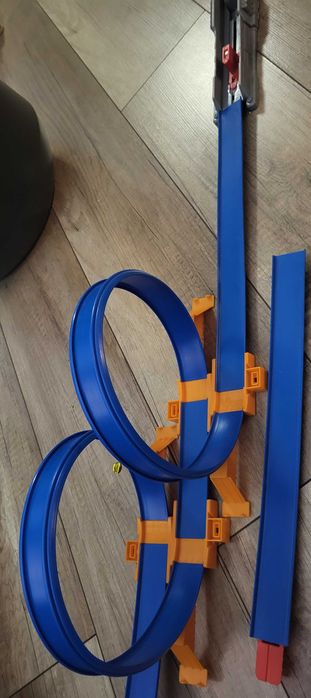 Duzy tor samochodowy dino