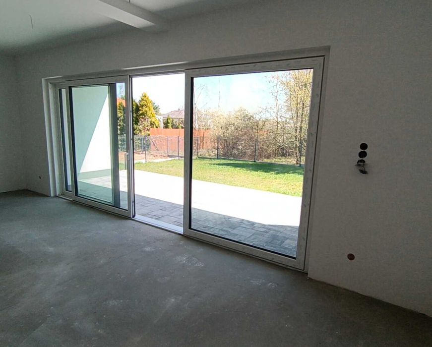 DOM z Garażem, Duży Taras, Ogród