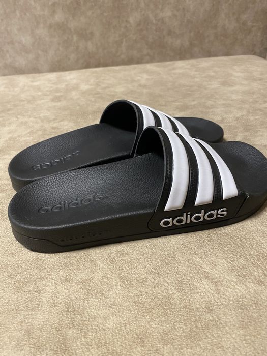 Продам нові фірмові сланці adidas