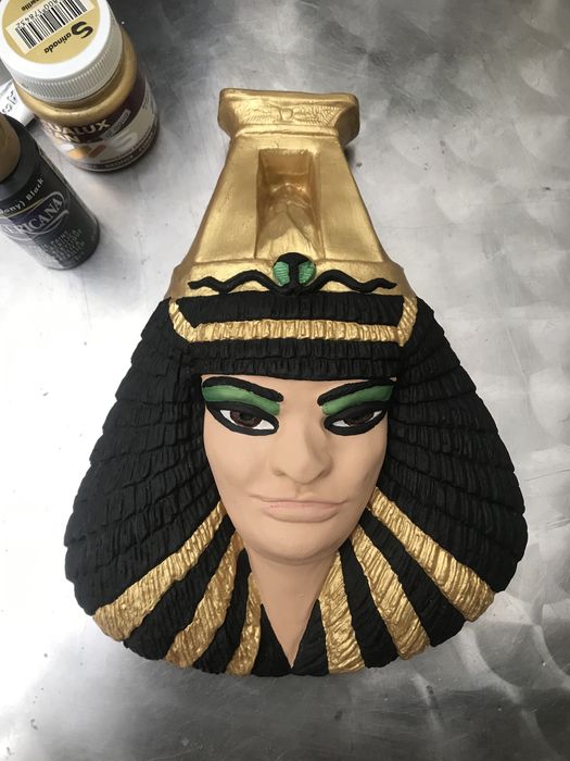 Escultura Pintada a mão Cleopatra