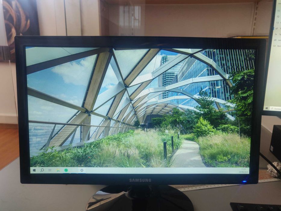 Monitor Samsung 19" LED (Modelo S19C300F) – Com Cabos Incluídos