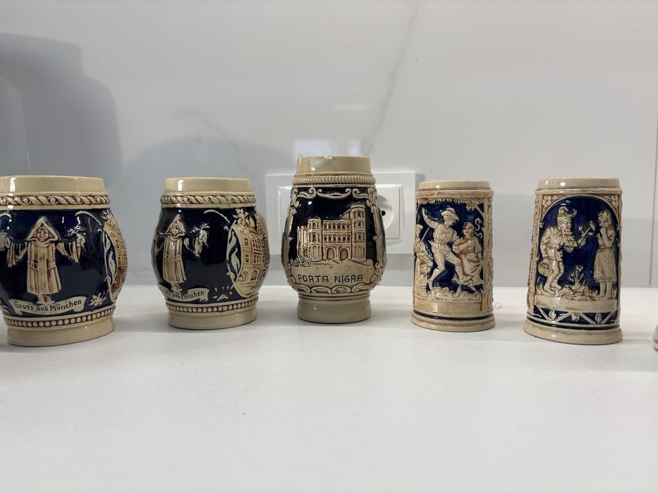 Kufle z kanionki oraz wloski wazon z motywem kwiatowym