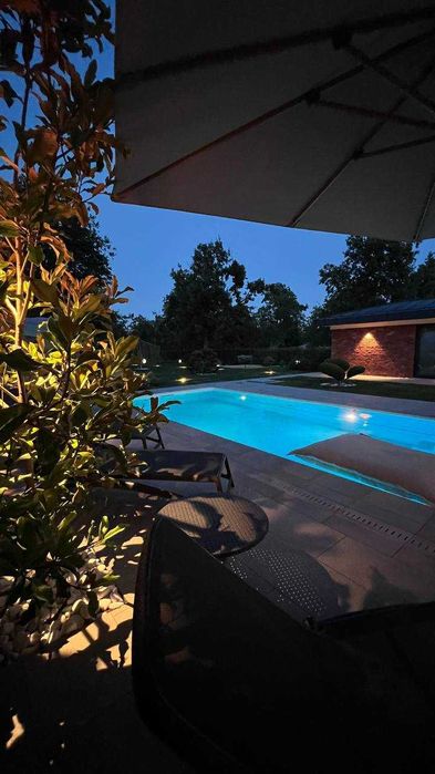 Продажа одноэтажного дома с бассейном и ремонтом в Сосновом Береге.