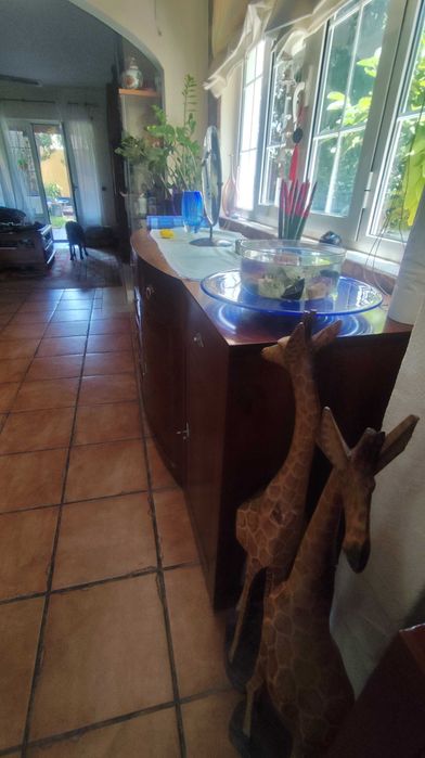 Vendo aparador de sala antigo