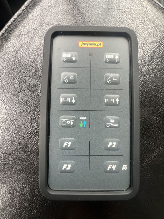 Autolaweta ladowność 1950 kg PPP wynajem laweta  kat. B wypożyczalnia