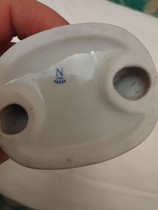 Статуетки фарфорові.