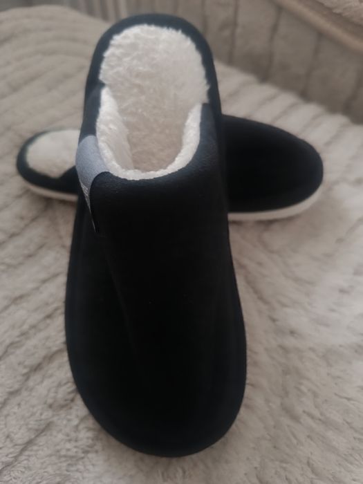 Nowe kapcie dziecięce