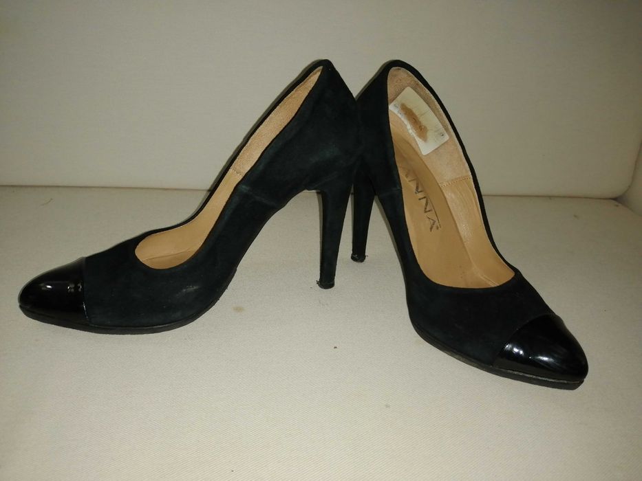 Sapatos pretos, salto alto- camurça e verniz nº 37- Gianna