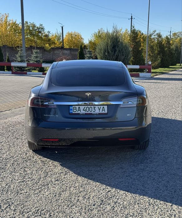 Tesla model S 90D