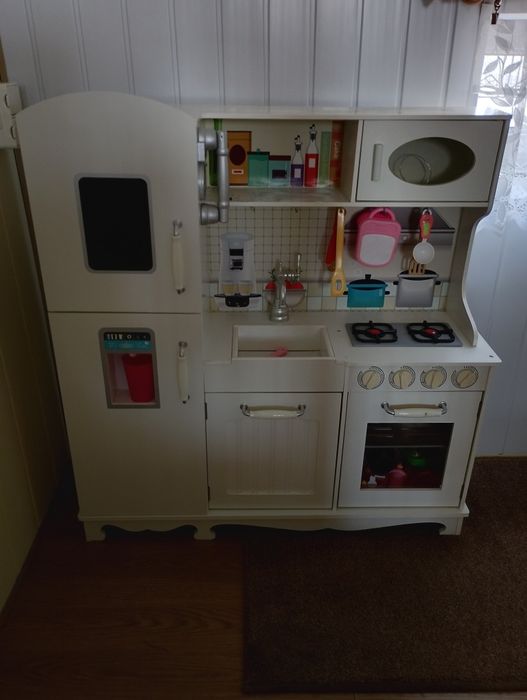 Duża kuchnia drewniana