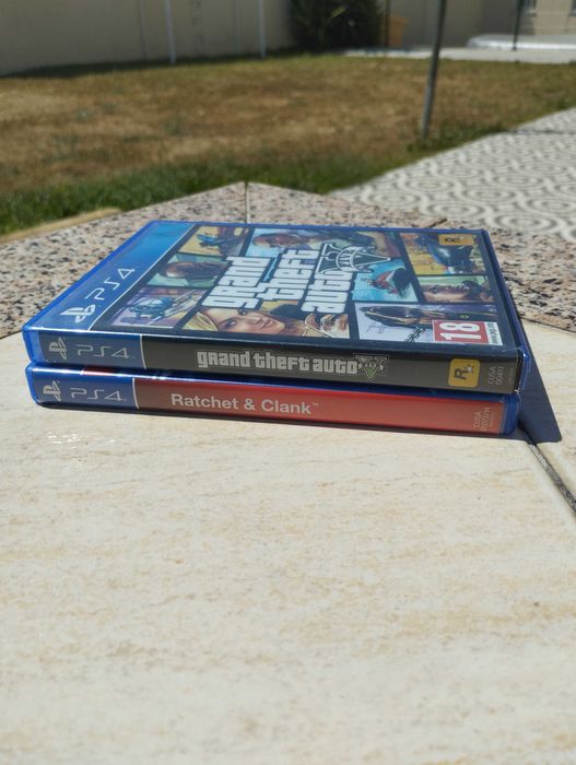 Jogos PS4 Originais (GTA V / Ratchet & Clank)