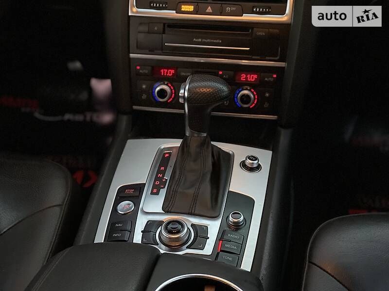 Продам Ауди Q7 2014г