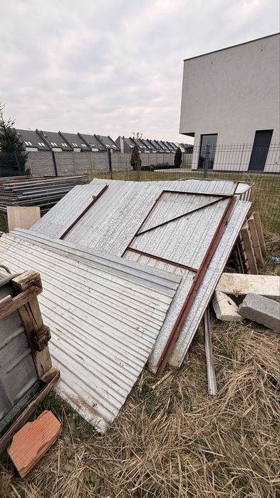 Sprzedam używany garaż