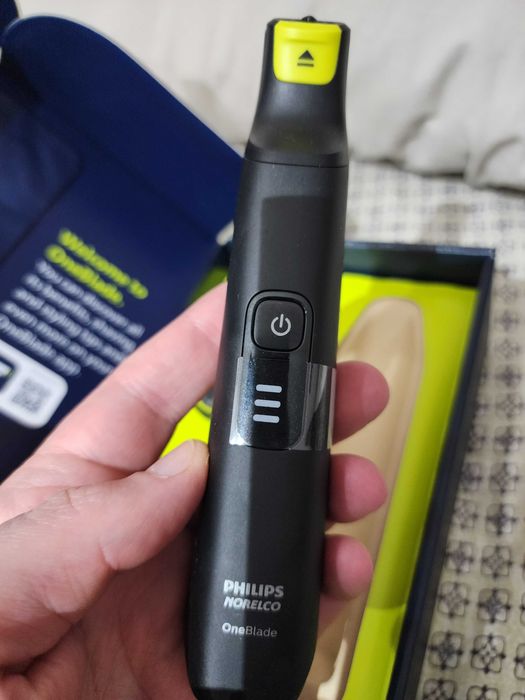 Philips Norelco OneBlade Pro Shaver 360 Blade Facial Styling QP6531/70