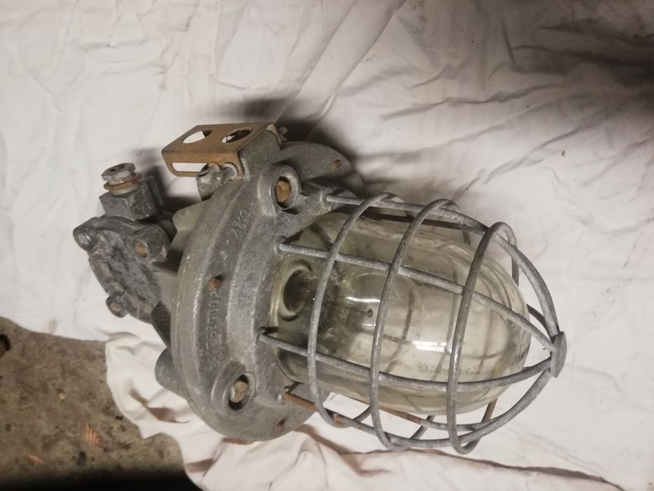 Lampa industrialna przemysłowa PRL