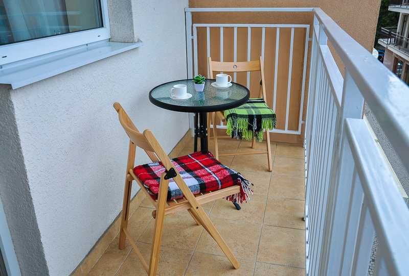 Центр. Подобово. Світло є завжди.Велика 1-кімнатна квартира.