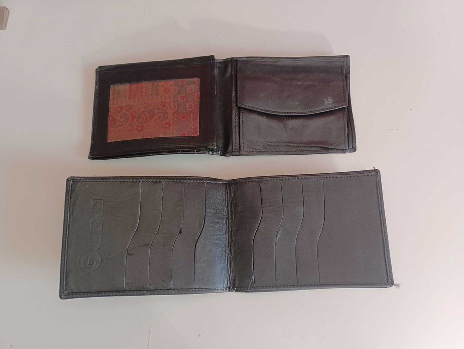 Diversas carteiras de bolso