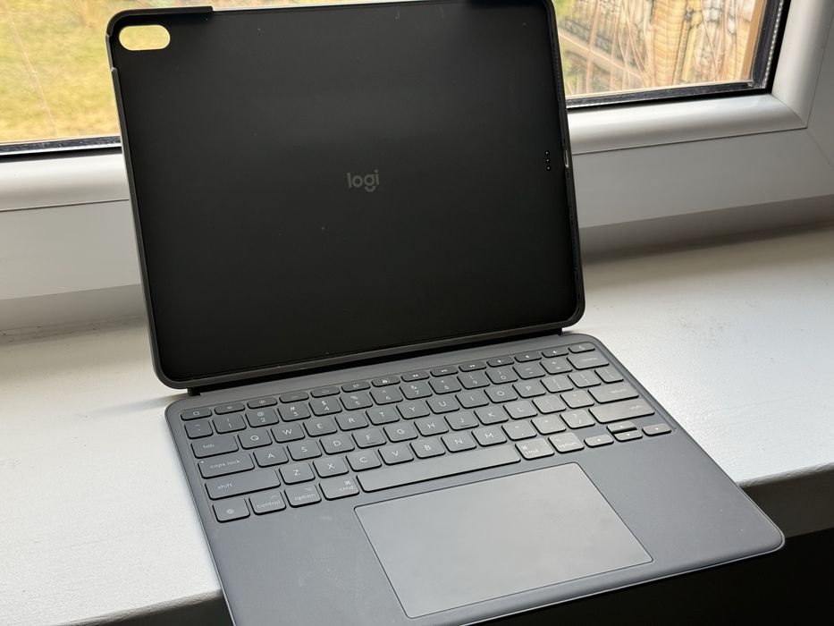 Logitech combo touch do ipad air 13