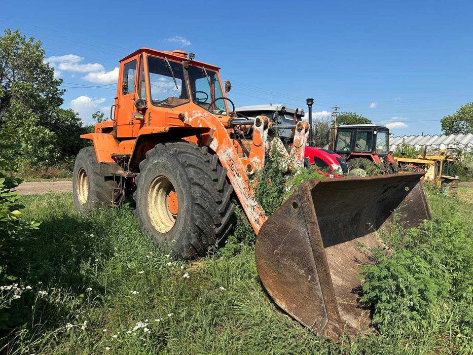 Фронтальний навантажувач К-702, погрузчик КІРОВЕЦЬ, К-700, з лопатою