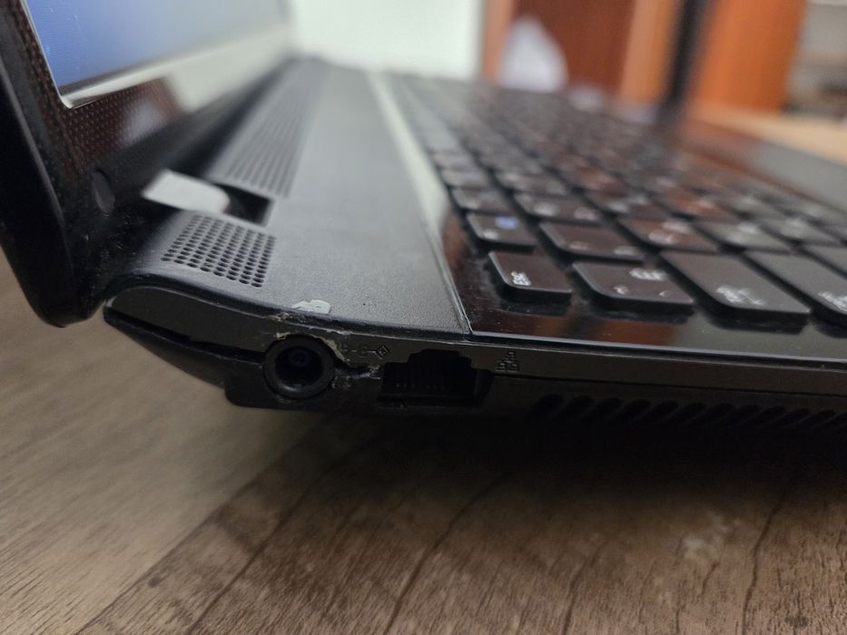 Portátil Samsung Série 3 (i3 / 5GB RAM / Nvidia GeForce / Bateria NOVA)