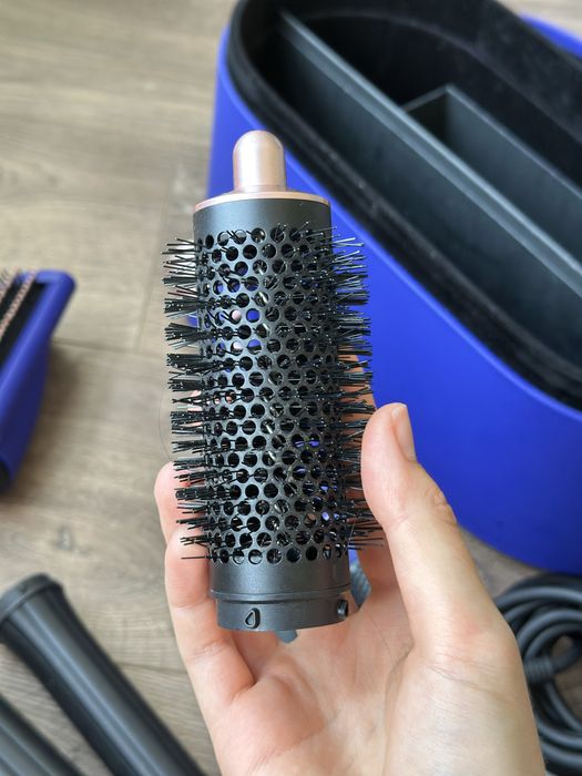 Dyson стайлер