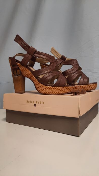 Sapatos salto alto