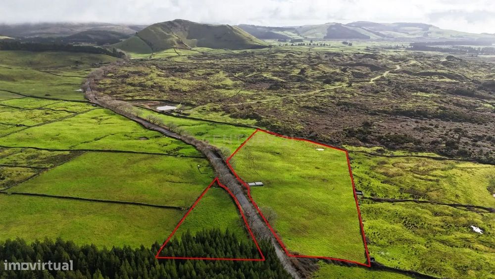 Terreno Espetacular em São Bartolomeu de Regatos, Angra do Heroísmo