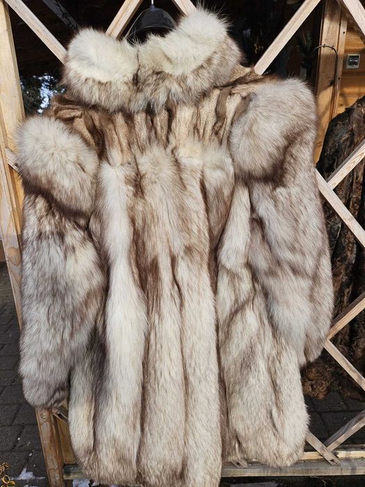 Futro z Lisa białego, bardzo ładne xl 165 cm, zadbane.