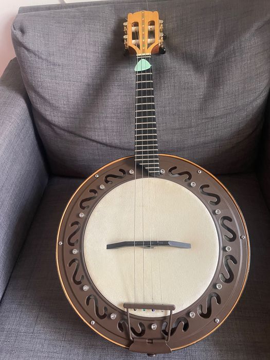 Banjo brasileiro Carlinhos Luthier (impecável)