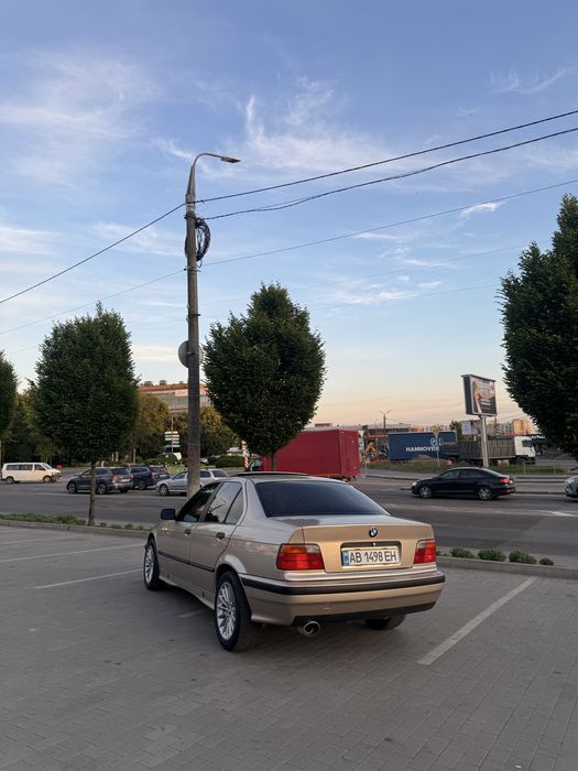 Bmw e36 320i.