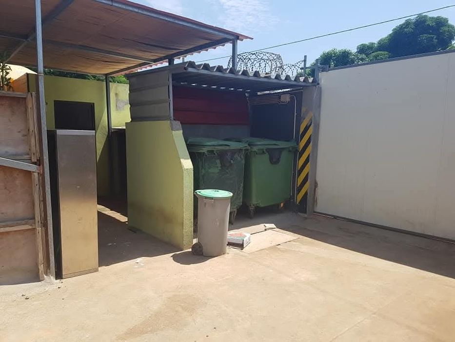 Estaleiro com apartamento ( Luanda -AO)
