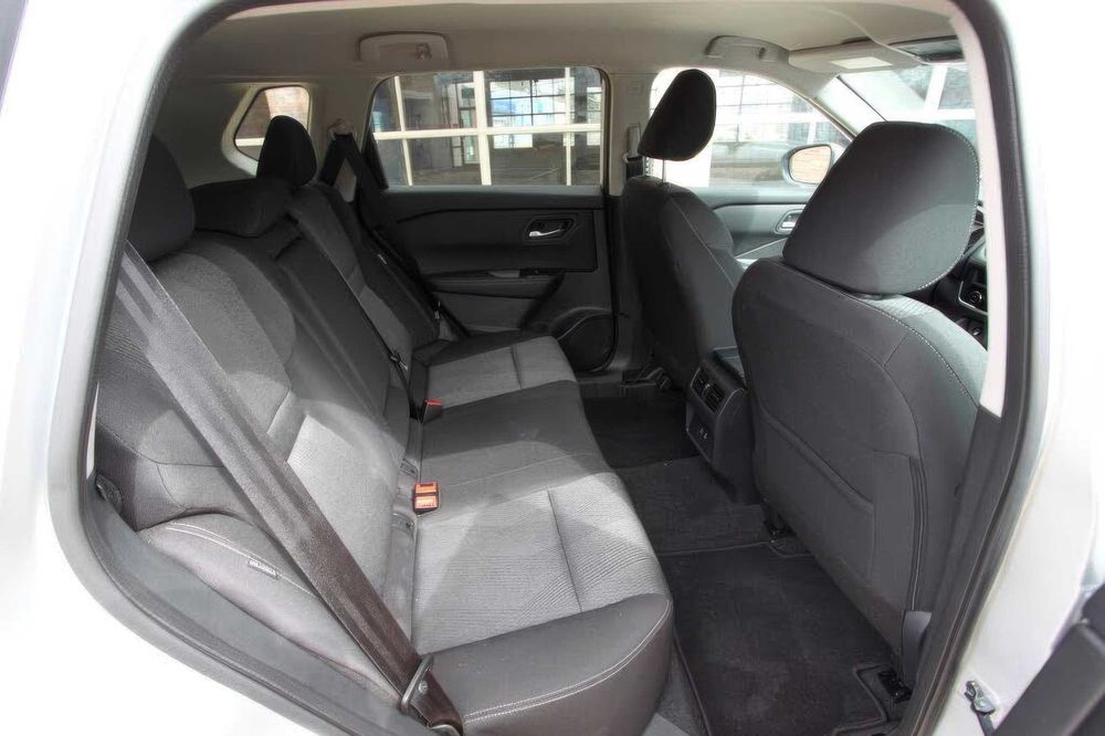 Nissan Rogue Sv      2025