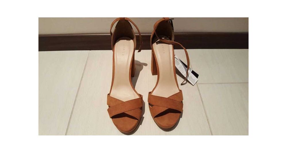 Nowe buty Mohito sandały 39 obcas