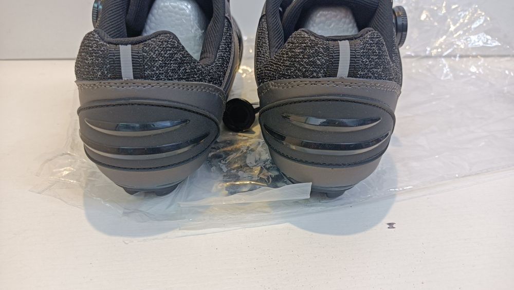 Sapatos BTT 42 cinza