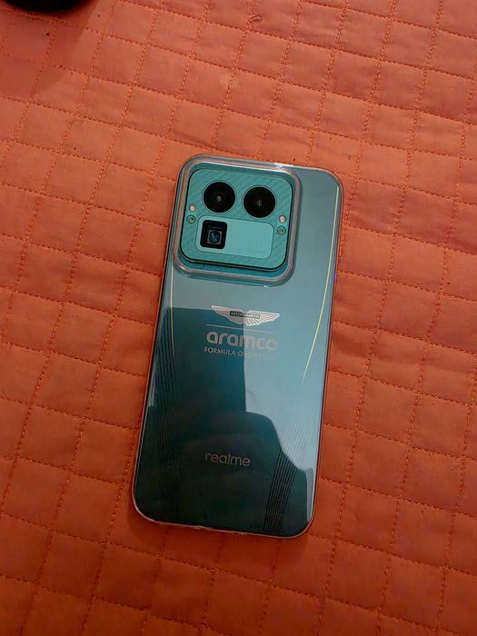 Troco realme gt8pro edição especial Aston Martin