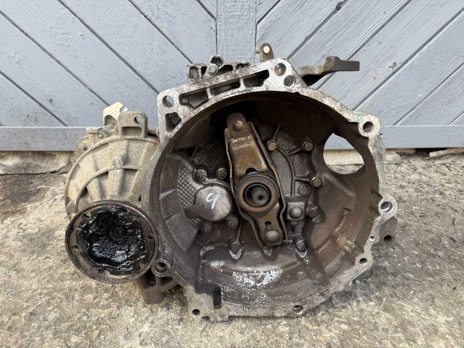 КПП коробка передач VW Passat B6 Jetta Skoda Octavia A5 1.9 TDI