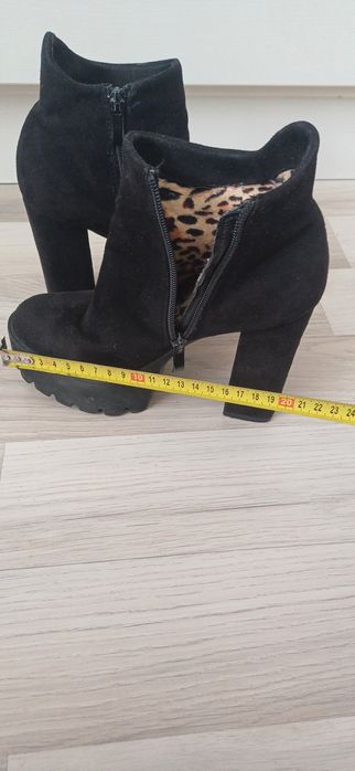 Продам черевики 36р.