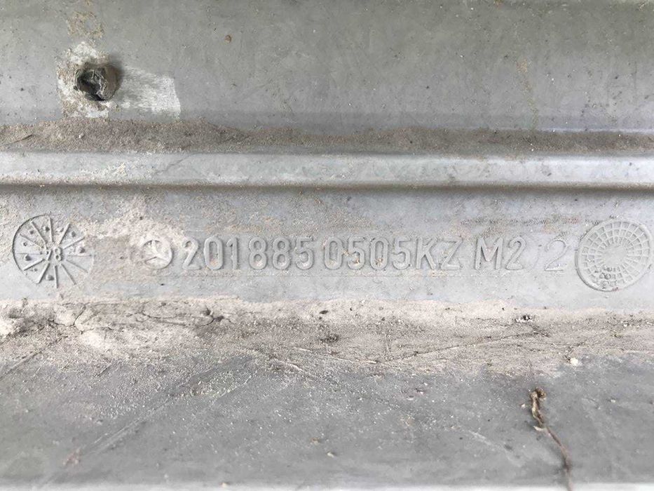 Бампер задній задний Mercedes 190 W201 1987 Мерседес 2018850505