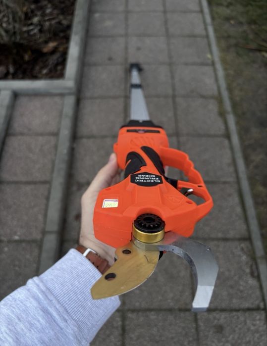 Sekator akumulatorowy 21V mocny z przedluzka