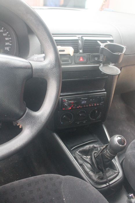 VW Golf IV Gasolina – Apenas 175.000km – Muito Estimado