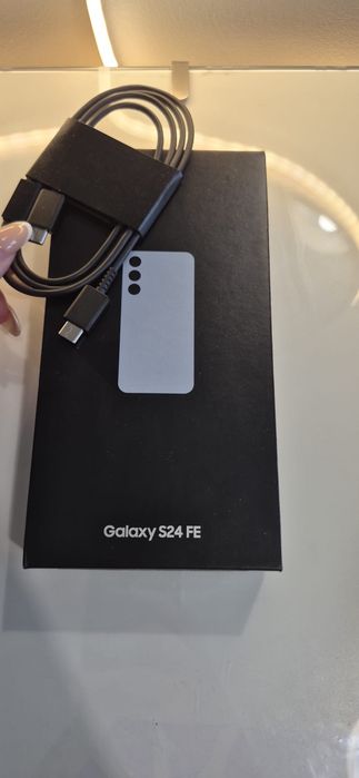 Samsung Galaxy 24 FE 128 GB - com cabo e caixa originais