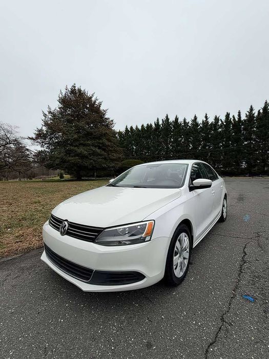 Volkswagen Jetta      2014