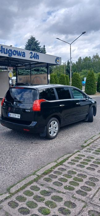 Peugeot  5008...