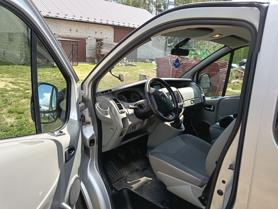 Opel Vivaro 2.5 145km