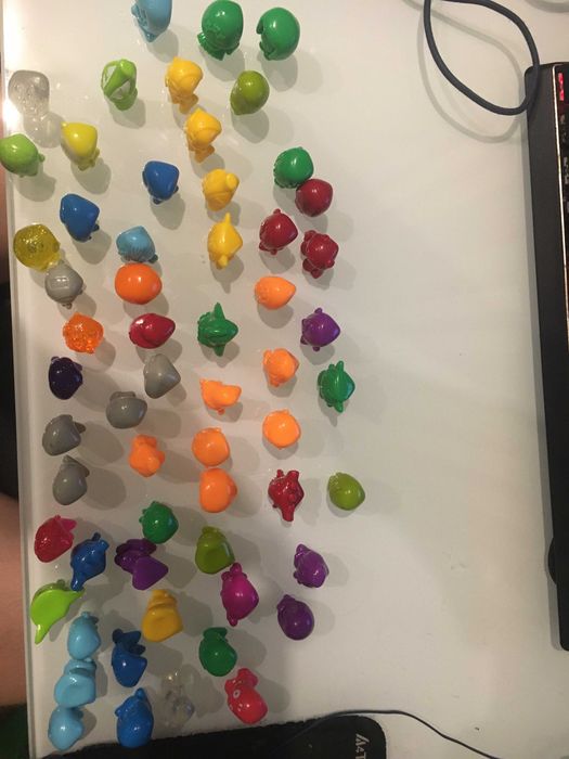Zestaw 59 kultowych figurek kolekcjonerskich "gogos"