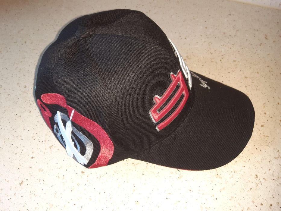 Bejsbolówka czapka z daszkiem haft